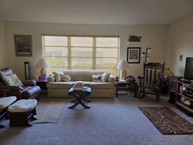 5042 Lakefront Boulevard A, Delray Beach, FL 33484