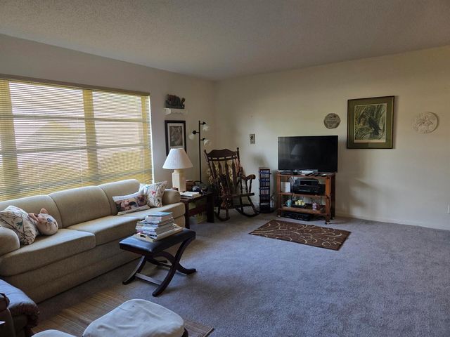 5042 Lakefront Boulevard A, Delray Beach, FL 33484