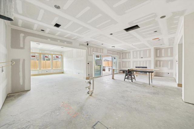 1514 Chantilly Lane, Houston, TX 77018