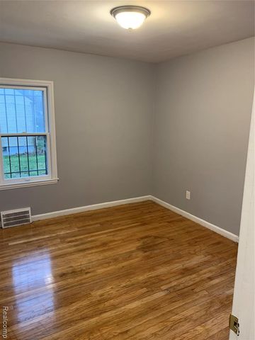 9973 Winthrop Street, Detroit, MI 48227