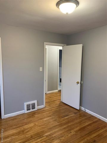 9973 Winthrop Street, Detroit, MI 48227