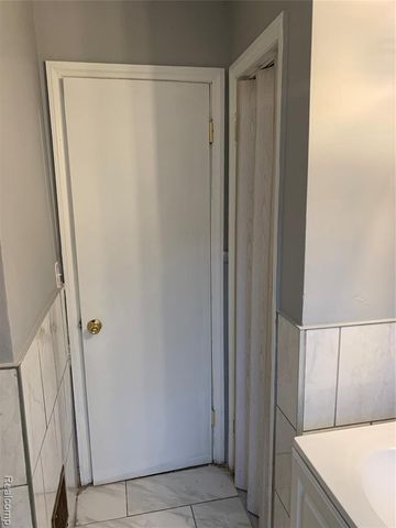 9973 Winthrop Street, Detroit, MI 48227