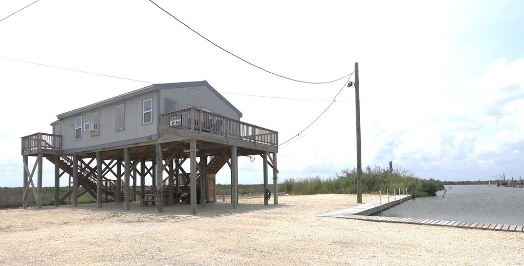 195 Highway 1, Grand Isle, LA 70358