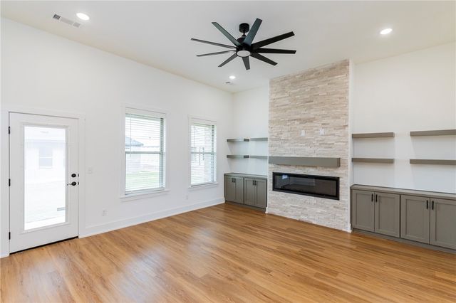 6802 High Meadow Boulevard, Bentonville, AR 72713