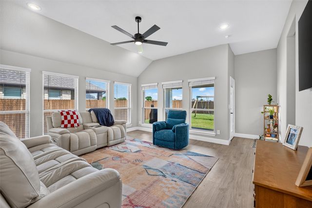 208 Shady Bank Way, Nevada, TX 75173