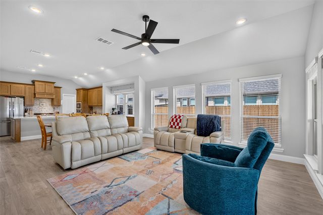 208 Shady Bank Way, Nevada, TX 75173