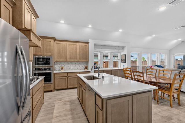 208 Shady Bank Way, Nevada, TX 75173
