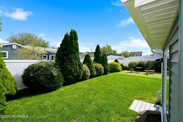 1426 Northstream Parkway, Point Pleasant, NJ 08742