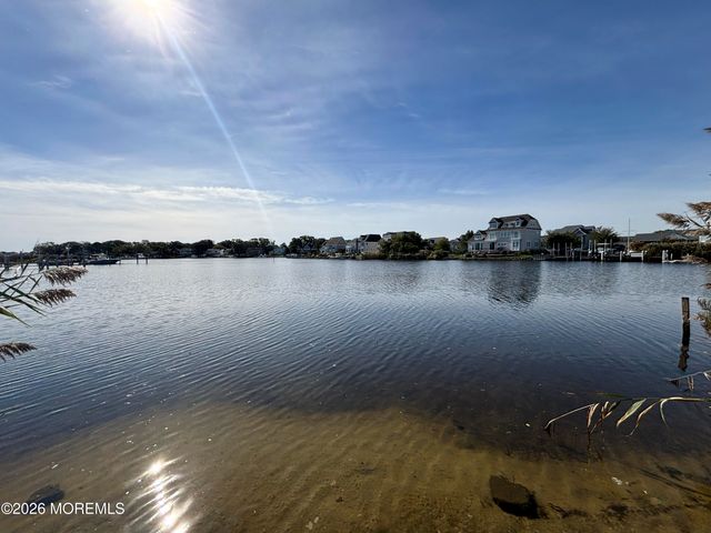 1426 Northstream Parkway, Point Pleasant, NJ 08742