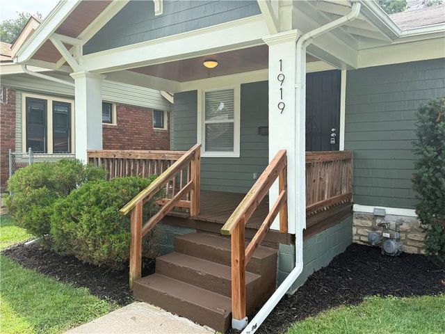 1919 E 71st Terrace, Kansas City, MO 64132