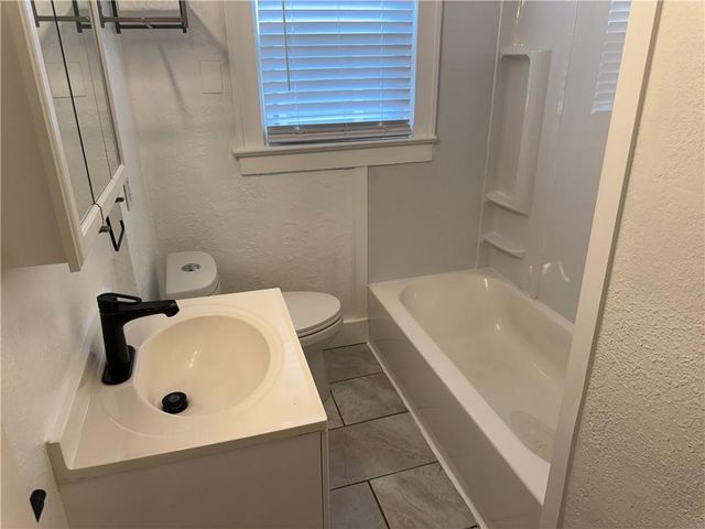 1919 E 71st Terrace, Kansas City, MO 64132
