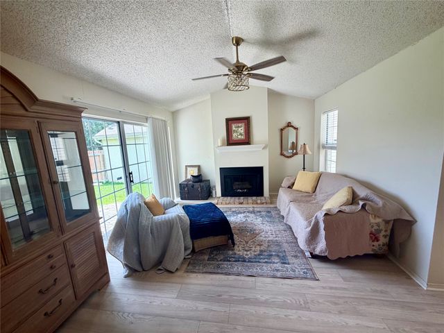5536 Club Crest Drive, Mesquite, TX 75150