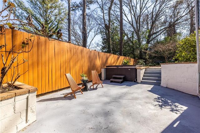 2018 Braeburn SE Circle, Atlanta, GA 30316