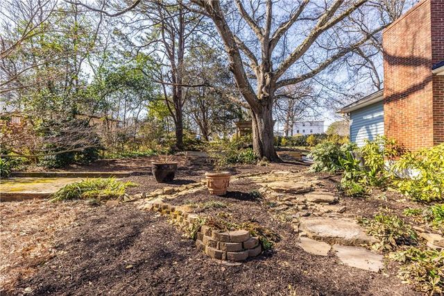 2018 Braeburn SE Circle, Atlanta, GA 30316