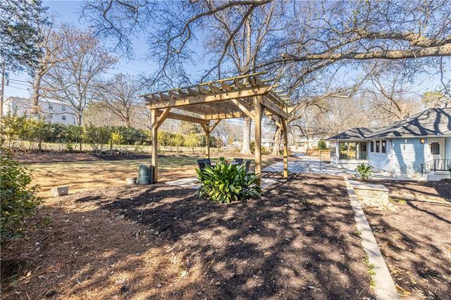 2018 Braeburn SE Circle, Atlanta, GA 30316