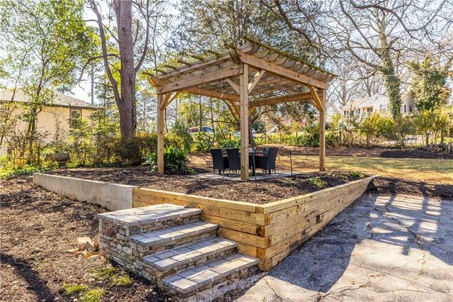 2018 Braeburn SE Circle, Atlanta, GA 30316