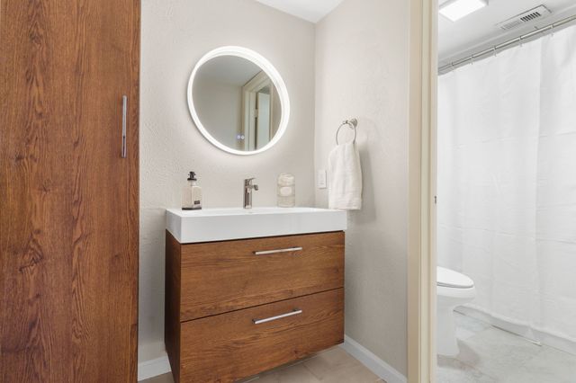 2800 Escada Drive 207, Farmers Branch, TX 75234