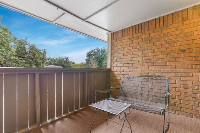 2800 Escada Drive 207, Farmers Branch, TX 75234
