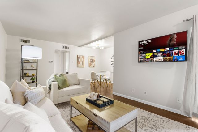 2800 Escada Drive 207, Farmers Branch, TX 75234