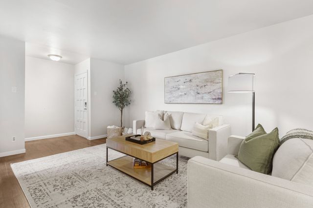 2800 Escada Drive 207, Farmers Branch, TX 75234