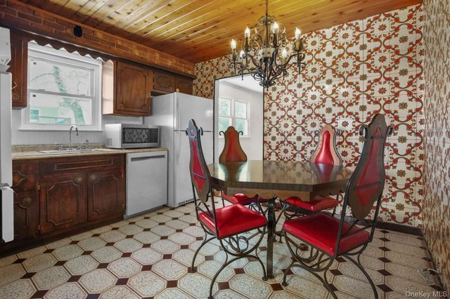 192 Helena Avenue, Yonkers, NY 10710