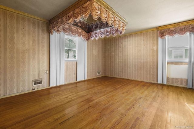 192 Helena Avenue, Yonkers, NY 10710