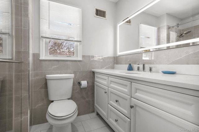 192 Helena Avenue, Yonkers, NY 10710