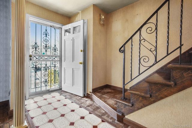 192 Helena Avenue, Yonkers, NY 10710