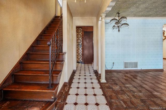 192 Helena Avenue, Yonkers, NY 10710