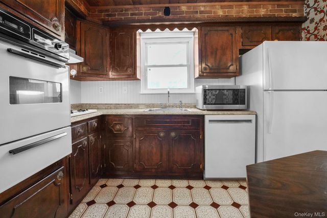 192 Helena Avenue, Yonkers, NY 10710