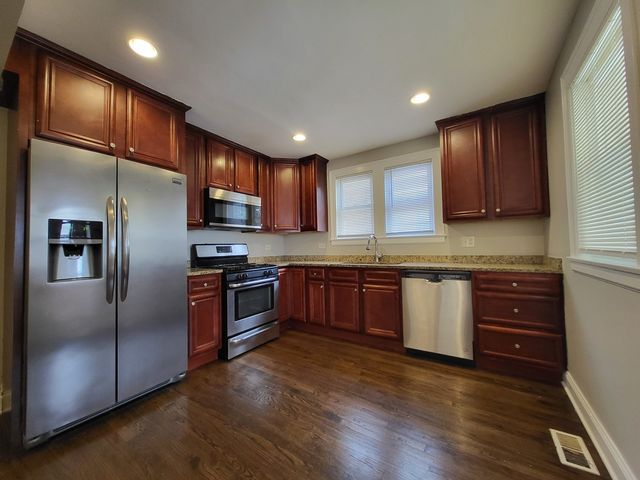3034 N Nagle Avenue, Chicago, IL 60634