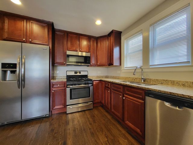 3034 N Nagle Avenue, Chicago, IL 60634