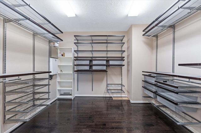 447 N Gate Stone, Houston, TX 77007