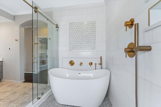 447 N Gate Stone, Houston, TX 77007