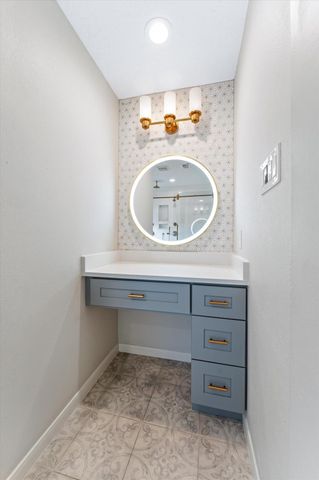 447 N Gate Stone, Houston, TX 77007