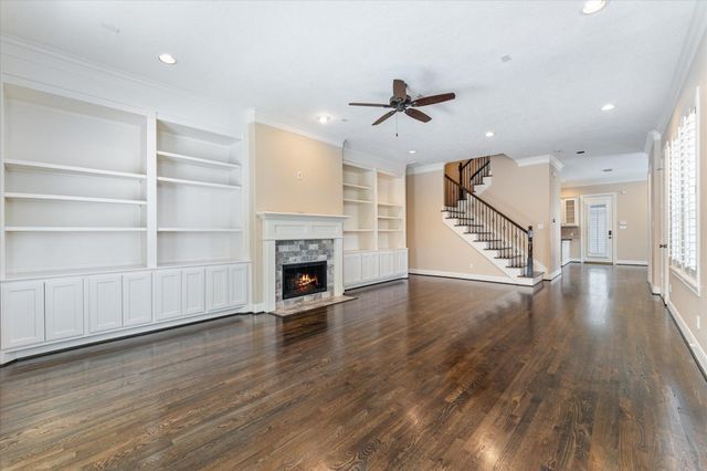 447 N Gate Stone, Houston, TX 77007
