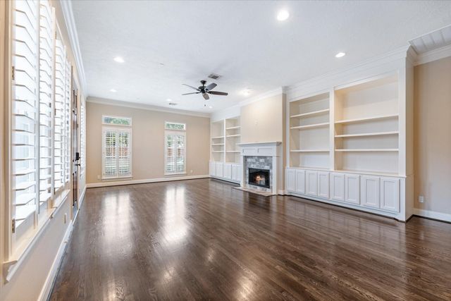 447 N Gate Stone, Houston, TX 77007