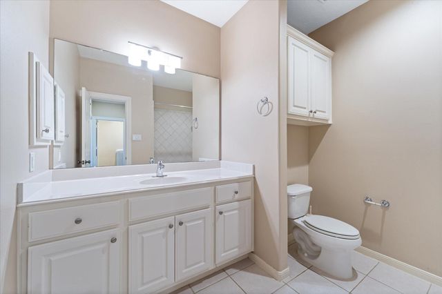 447 N Gate Stone, Houston, TX 77007