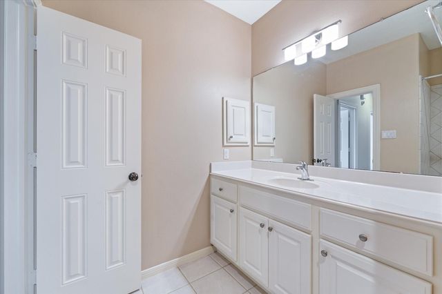 447 N Gate Stone, Houston, TX 77007