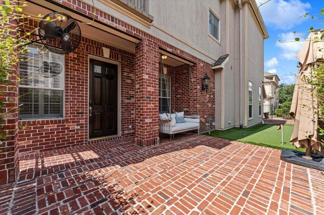 447 N Gate Stone, Houston, TX 77007