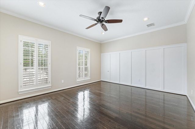 447 N Gate Stone, Houston, TX 77007