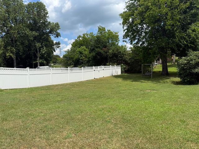 2505 Kenwood Drive, Athens, TN 37303
