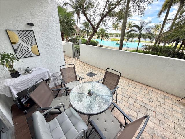 2641 N Flamingo Rd TH4N, Sunrise, FL 33323
