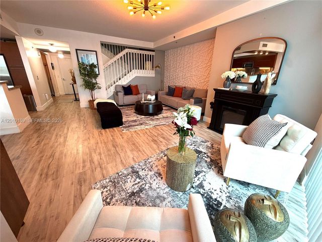 2641 N Flamingo Rd TH4N, Sunrise, FL 33323