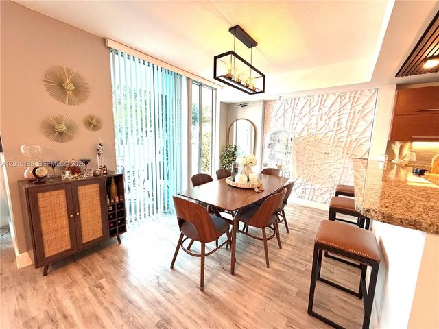 2641 N Flamingo Rd TH4N, Sunrise, FL 33323