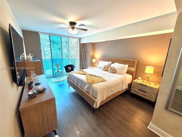 2641 N Flamingo Rd TH4N, Sunrise, FL 33323