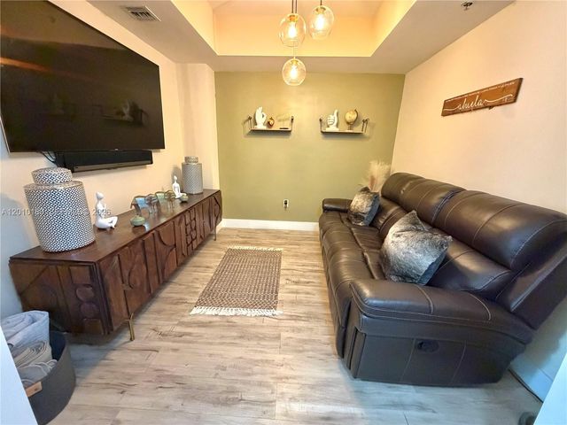 2641 N Flamingo Rd TH4N, Sunrise, FL 33323