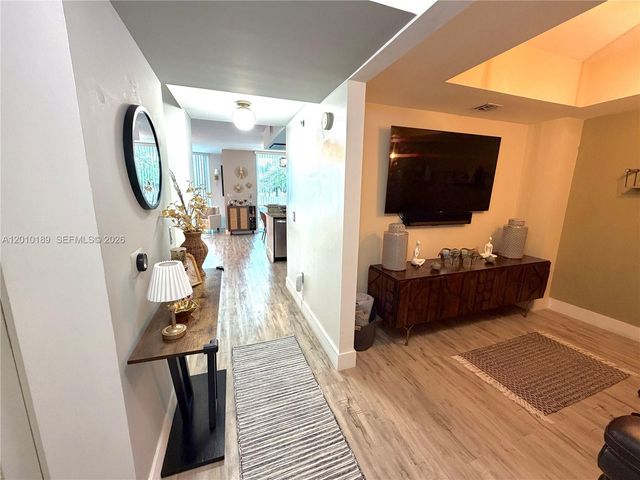 2641 N Flamingo Rd TH4N, Sunrise, FL 33323