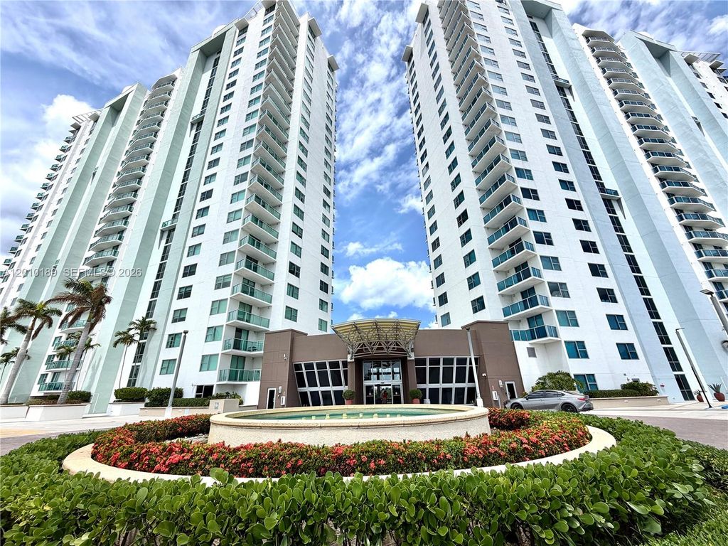 2641 N Flamingo Rd TH4N, Sunrise, FL 33323