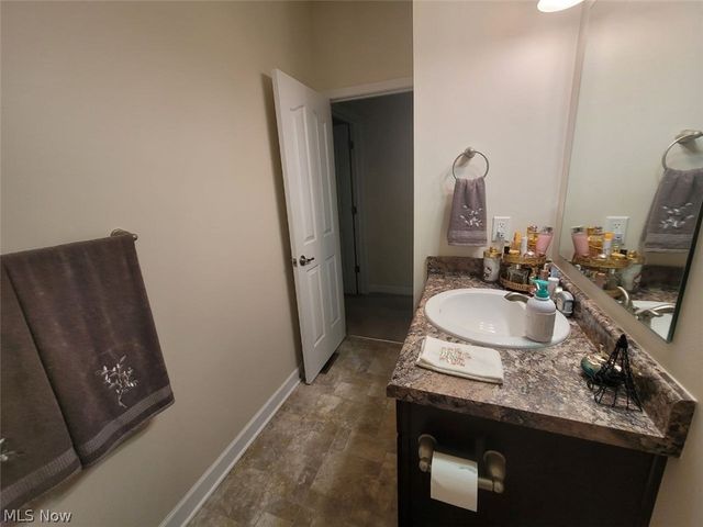3343 Gated Court, Avon, OH 44011